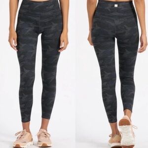 Vuori Clean Elevation Camo Leggings - Black and Gray